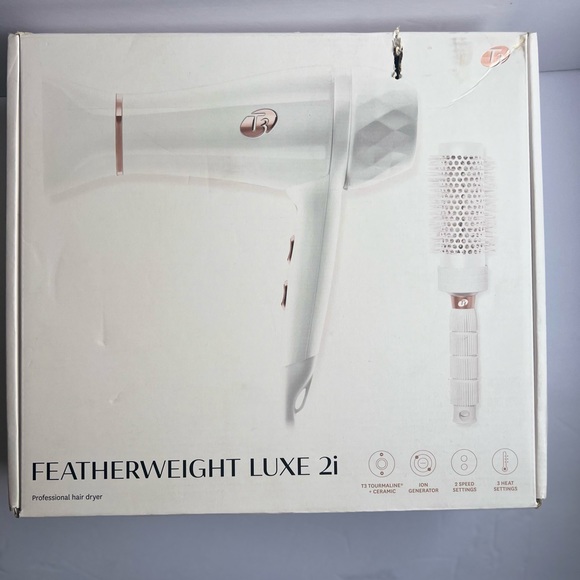 T3 White Gold Color Featherweight Luxe 2i Professional Hair Dryer With Brush. - Picture 8 of 9